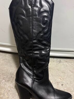 Simons Black Embossed Western Mid-Calf Heeled Boot